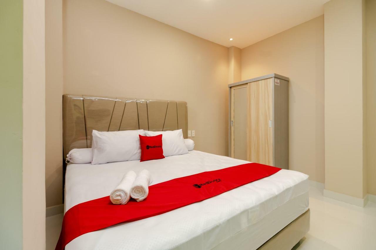 Hotel Reddoorz Syariah @ Panglima Polem Aceh Banda Aceh Esterno foto