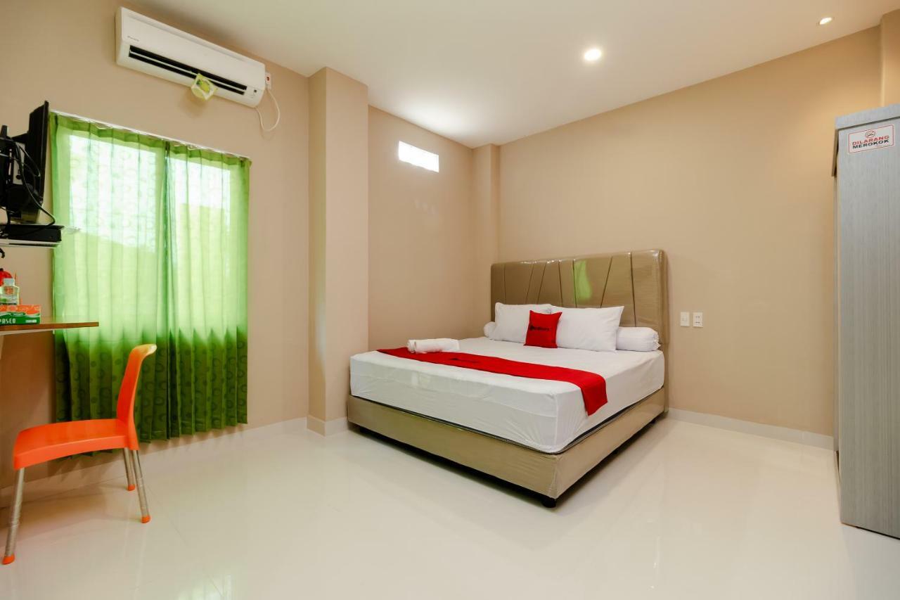 Hotel Reddoorz Syariah @ Panglima Polem Aceh Banda Aceh Esterno foto