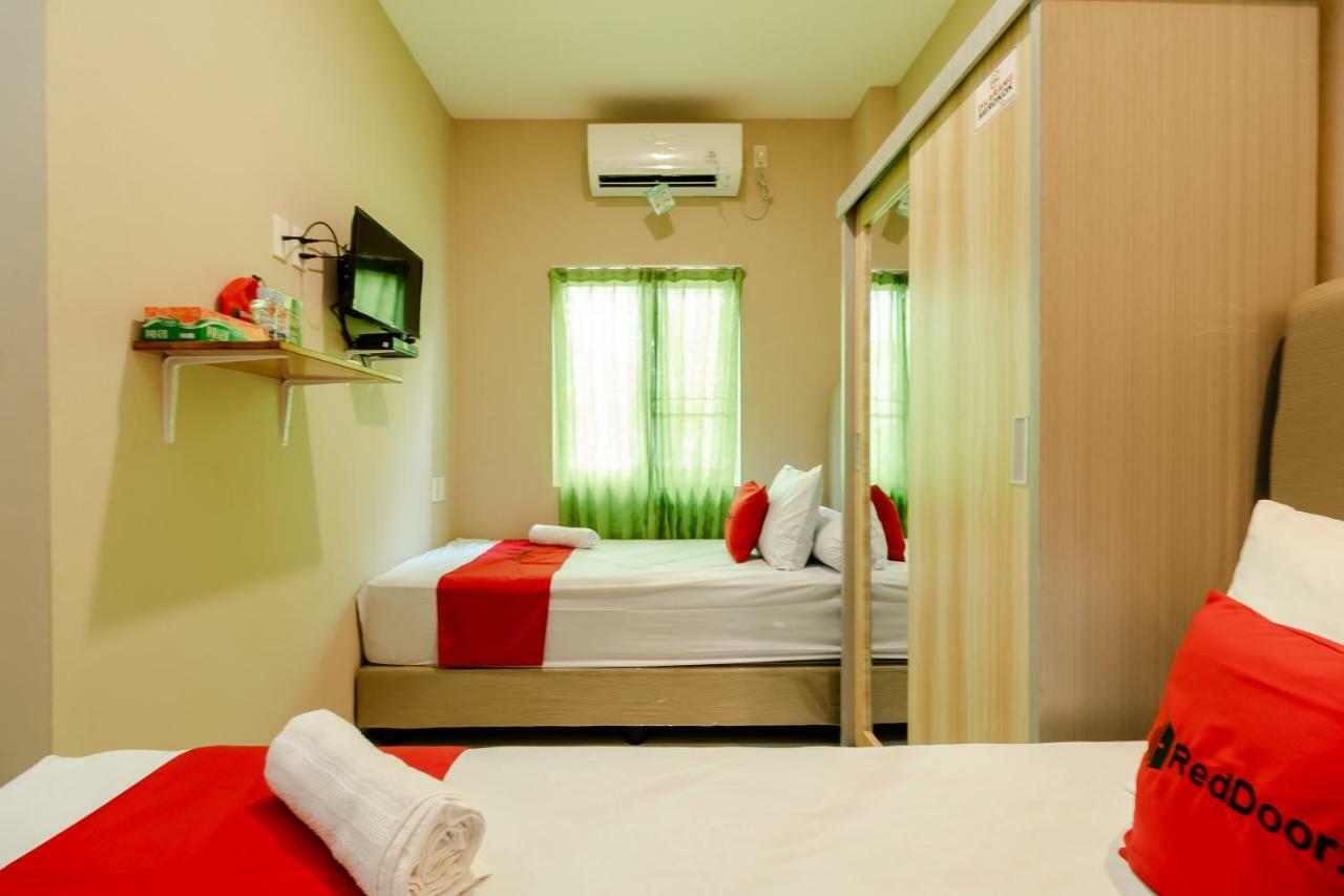 Hotel Reddoorz Syariah @ Panglima Polem Aceh Banda Aceh Esterno foto