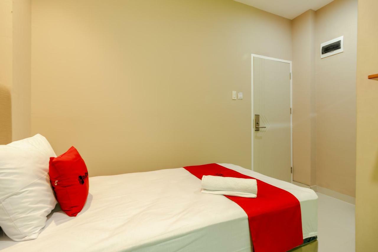 Hotel Reddoorz Syariah @ Panglima Polem Aceh Banda Aceh Esterno foto