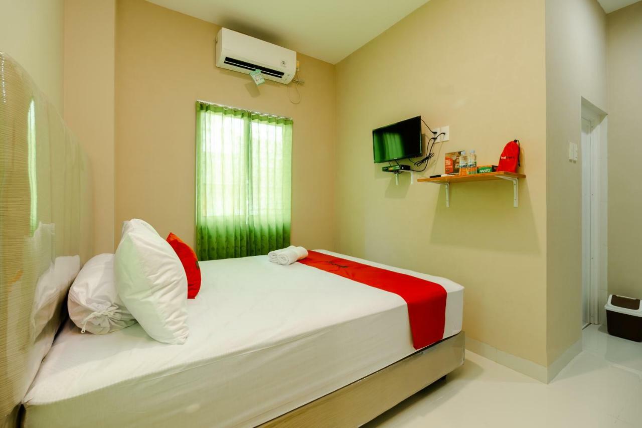 Hotel Reddoorz Syariah @ Panglima Polem Aceh Banda Aceh Esterno foto